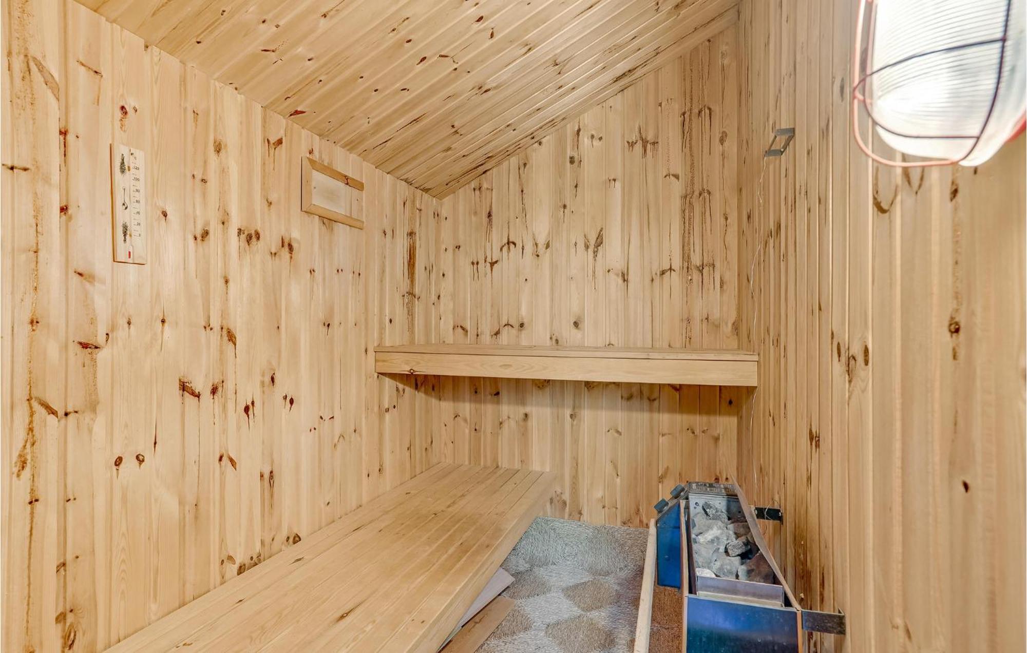 Amazing Home In Blavand With Wifi Buitenkant foto